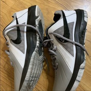 Nike Air Mavin Low Men’s Basketball Shoes Size 8.5